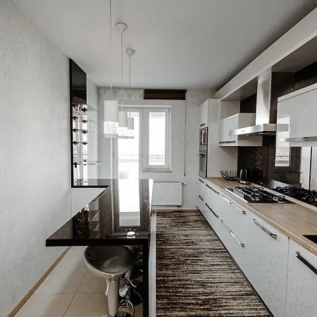 Apartment Spacious Close To Valea Trandafirelor Park!
