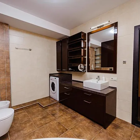 Apartment Spacious Close To Valea Trandafirelor Park! *