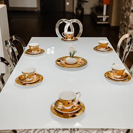 Spacious Close To Valea Trandafirelor Park! Apartman Kisinyov