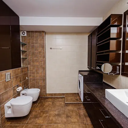 Spacious Close To Valea Trandafirelor Park! Apartman