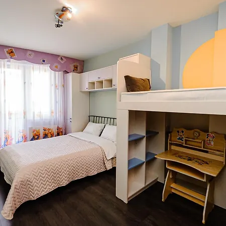 Spacious Close To Valea Trandafirelor Park! Apartman *