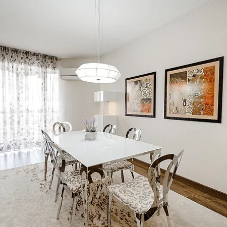 Spacious Close To Valea Trandafirelor Park! Apartman Kisinyov